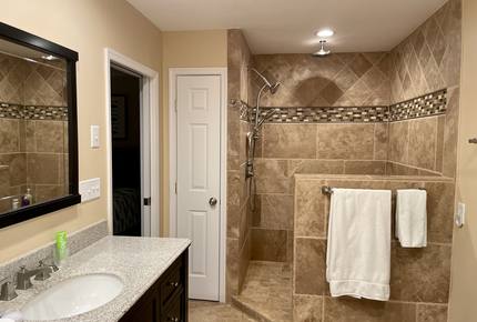 Smith Mountain Lake 5 Bedroom - Moneta, Virginia