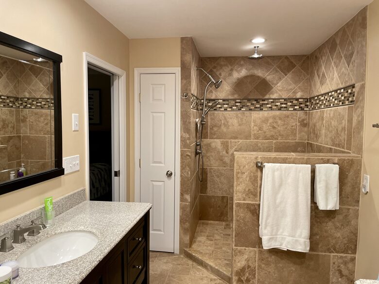 Smith Mountain Lake 5 Bedroom - Moneta, Virginia