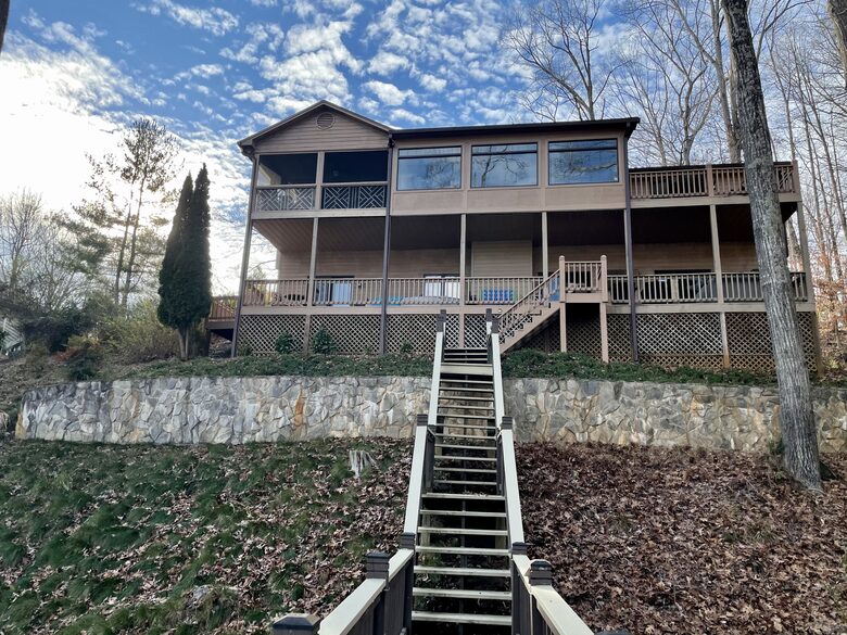 Smith Mountain Lake 5 Bedroom - Moneta, Virginia