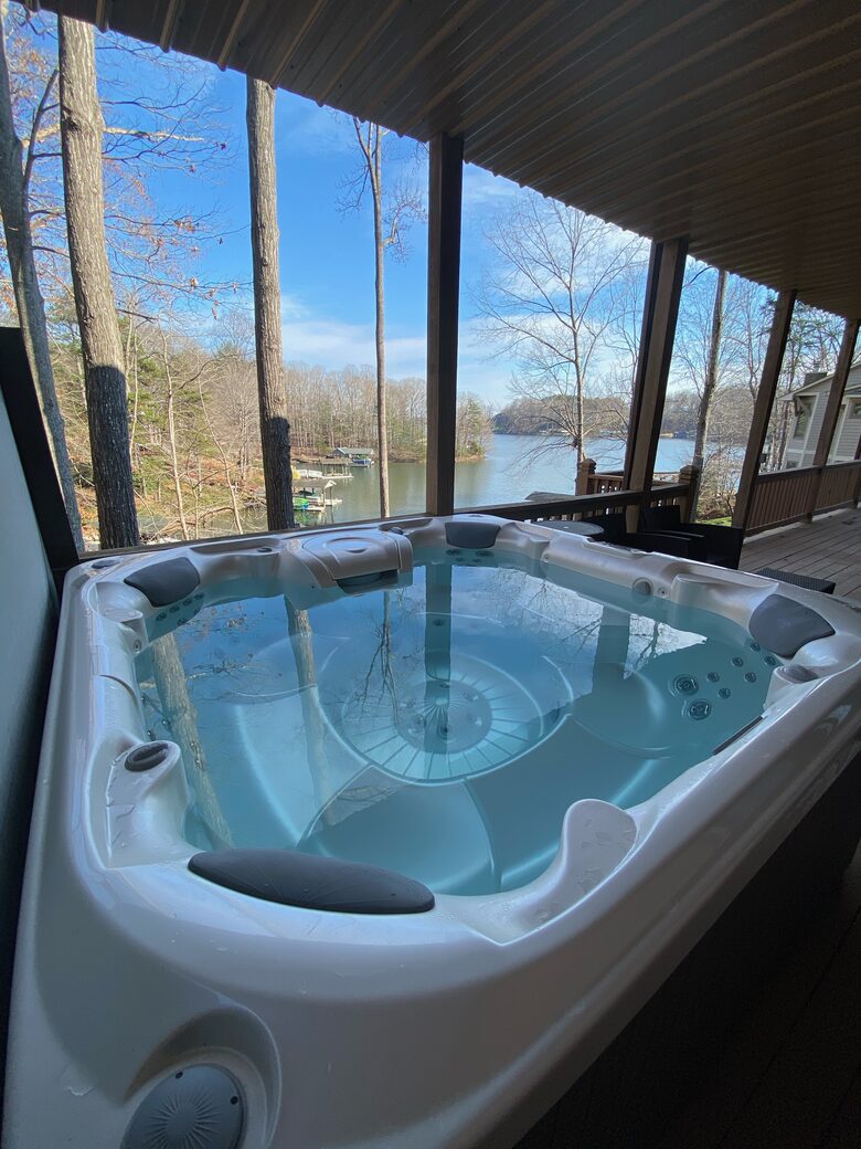 Smith Mountain Lake 5 Bedroom - Moneta, Virginia