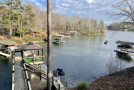 Smith Mountain Lake 5 Bedroom - Moneta, Virginia