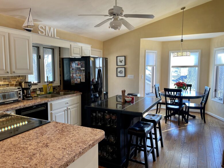 Smith Mountain Lake 5 Bedroom - Moneta, Virginia