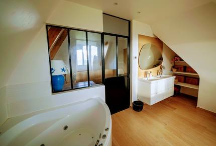 Emerald Green House in Brittany - Saint Lunaire, France