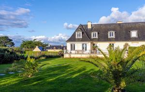 Emerald Green House in Brittany - Saint Lunaire, France