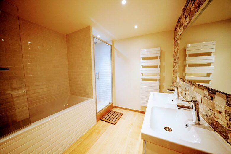 Emerald Green House in Brittany - Saint Lunaire, France