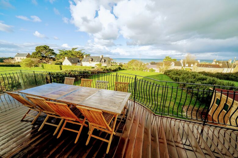 Emerald Green House in Brittany - Saint Lunaire, France