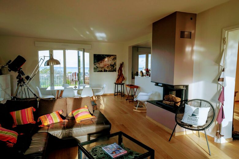 Emerald Green House in Brittany - Saint Lunaire, France