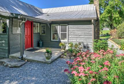 Oxbow Luxe Modern Farmhouse - near Asheville - Weaverville, North Carolina