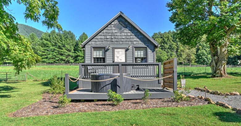 Oxbow Luxe Modern Farmhouse - near Asheville - Weaverville, North Carolina