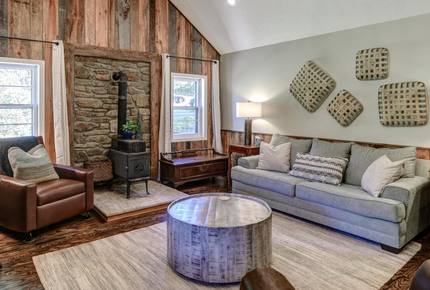 Oxbow Luxe Modern Farmhouse - near Asheville - Weaverville, North Carolina