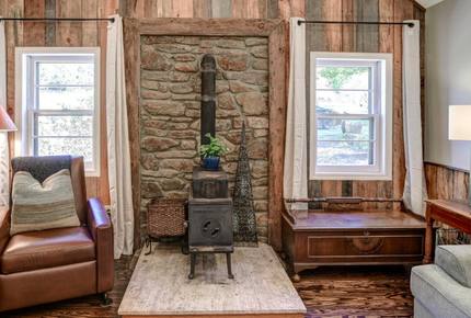 Oxbow Luxe Modern Farmhouse - near Asheville - Weaverville, North Carolina