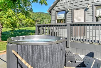 Oxbow Luxe Modern Farmhouse - near Asheville - Weaverville, North Carolina