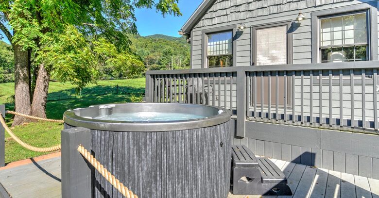 Oxbow Luxe Modern Farmhouse - near Asheville - Weaverville, North Carolina