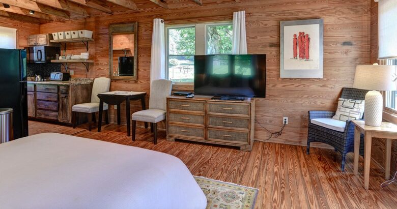 Oxbow Luxe Modern Farmhouse - near Asheville - Weaverville, North Carolina