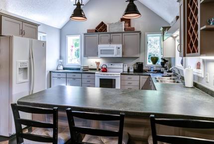 Oxbow Luxe Modern Farmhouse - near Asheville - Weaverville, North Carolina