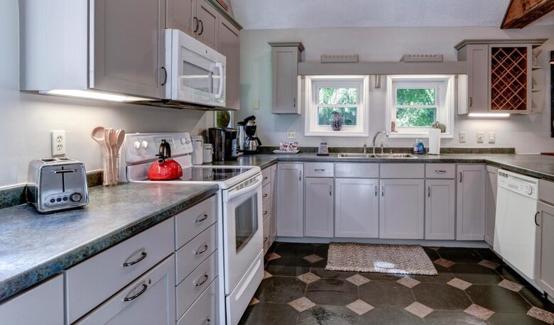 Oxbow Luxe Modern Farmhouse - near Asheville - Weaverville, North Carolina