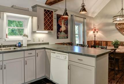 Oxbow Luxe Modern Farmhouse - near Asheville - Weaverville, North Carolina