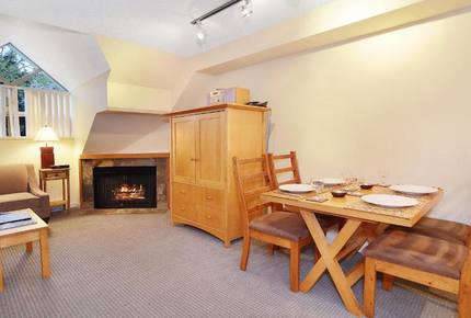 Whiski Jack Studio  in Whistler Town Plaza - Whistler, Canada