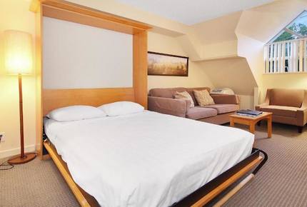 Whiski Jack Studio  in Whistler Town Plaza - Whistler, Canada