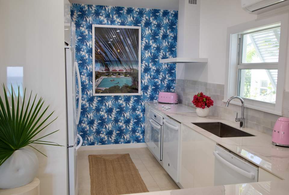 Sea Siren (R) - Harbour Island, Bahamas