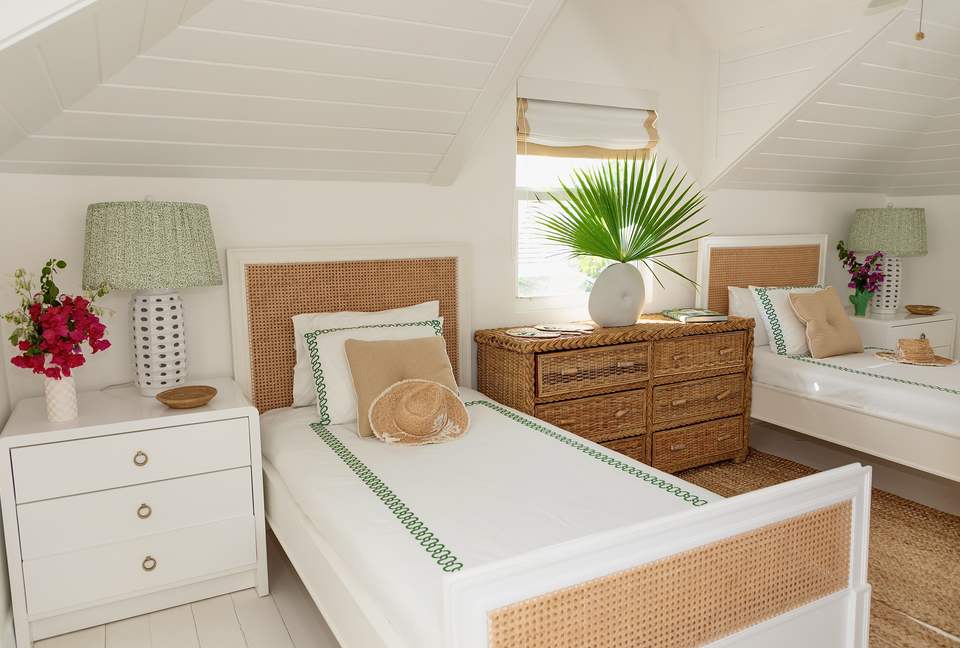 Sea Siren (R) - Harbour Island, Bahamas