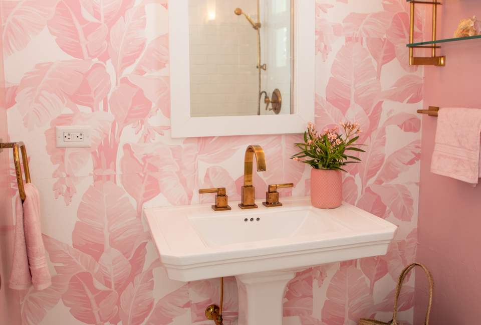 Sea Siren (R) - Harbour Island, Bahamas