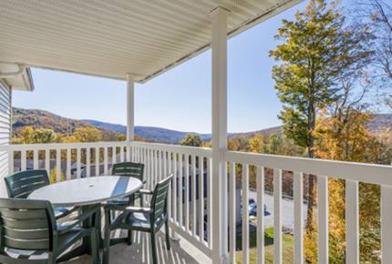 Berkshires 2 Bedroom Family Friendly Residence - Hancock, Massachusetts