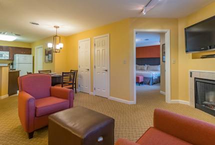 Berkshires 2 Bedroom Family Friendly Residence - Hancock, Massachusetts