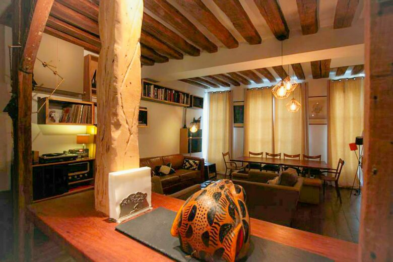 1650 Building in St. Germain, Paris - Paris, France