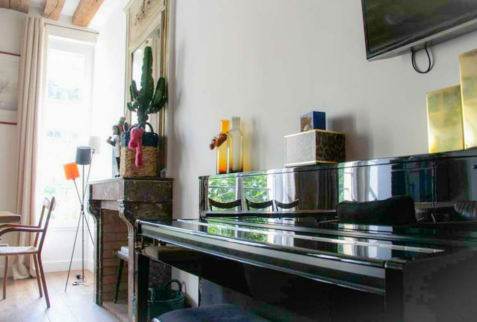 1650 Building in St. Germain, Paris - Paris, France