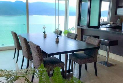 Casa de la Peña - Valle de Bravo, Mexico