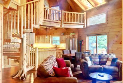 White Mountains Owl Roost Luxe Yurt - Bretton Woods, New Hampshire