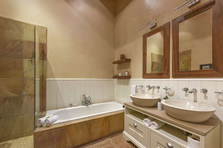 Mount Camdeboo Private Game Reserve (R) - Graaff-Reinet, South Africa