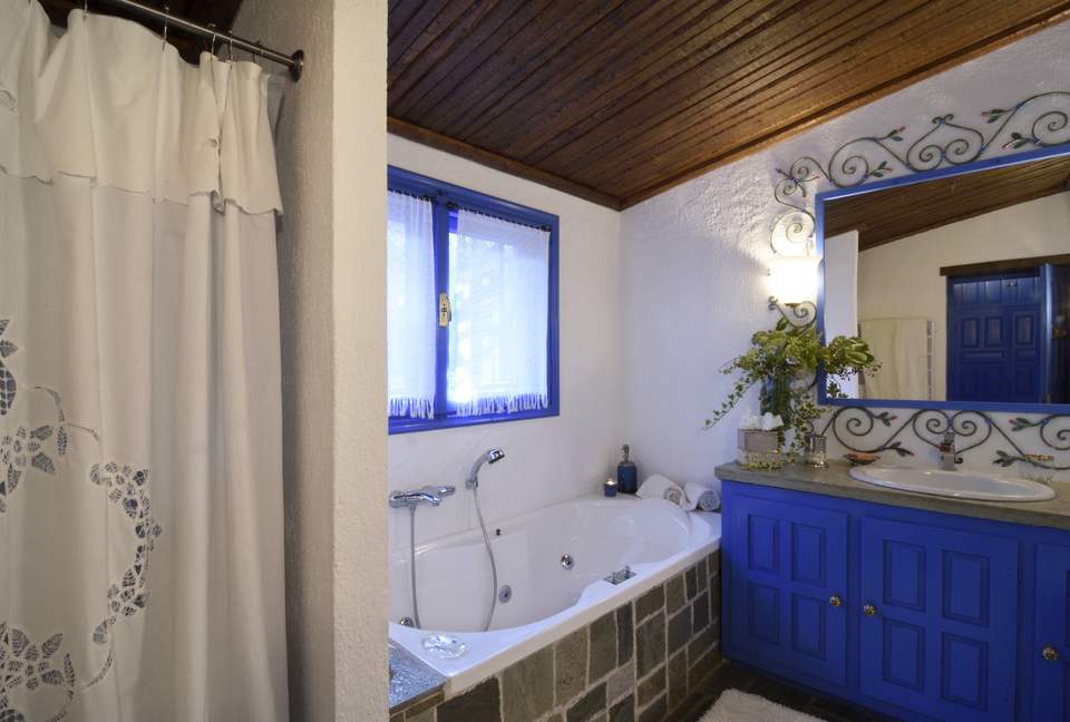 Villa Polyxena (R) - Amaliapolis, Greece