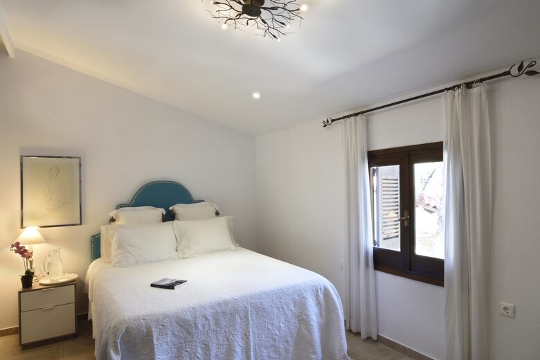 Villa Polyxena (R) - Amaliapolis, Greece