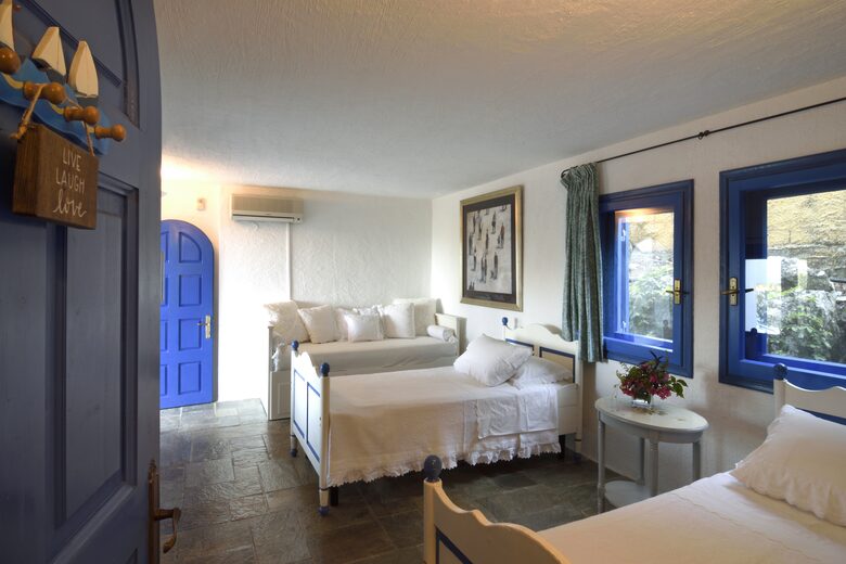 Villa Polyxena (R) - Amaliapolis, Greece