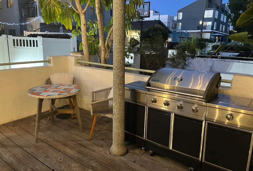 Modern Beach House Steps from the Sand - Marina Del Rey, California