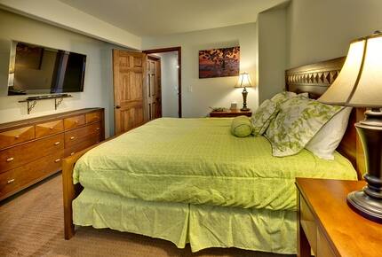 Heavenly Tahoe Lakeview Mountain Home - Stateline, Nevada