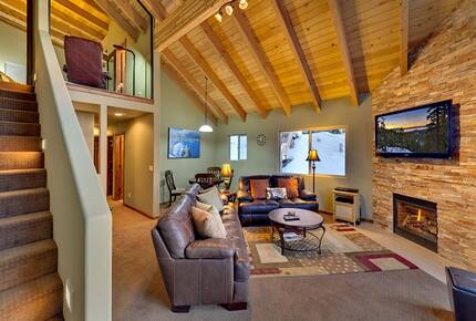 Heavenly Tahoe Lakeview Mountain Home - Stateline, Nevada