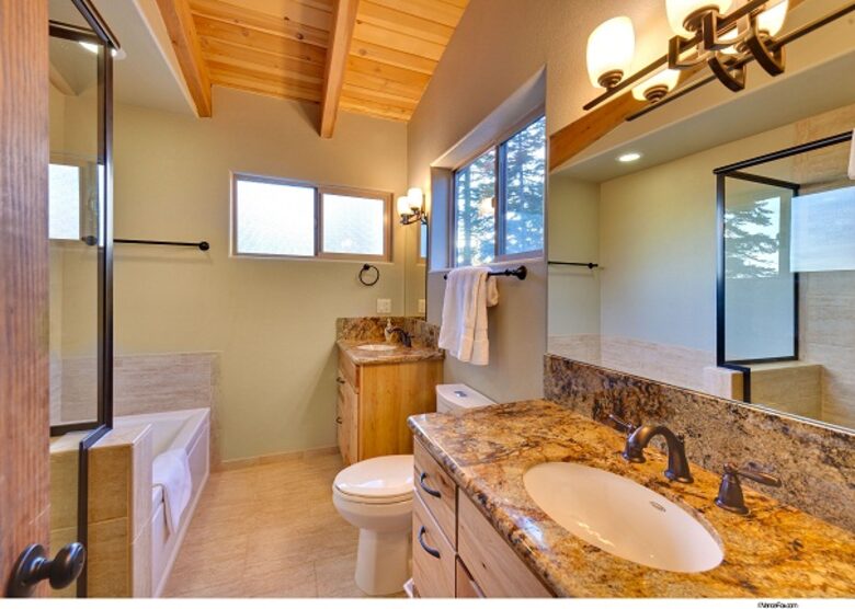 Heavenly Tahoe Lakeview Mountain Home - Stateline, Nevada