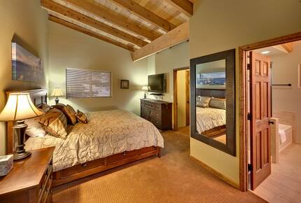 Heavenly Tahoe Lakeview Mountain Home - Stateline, Nevada