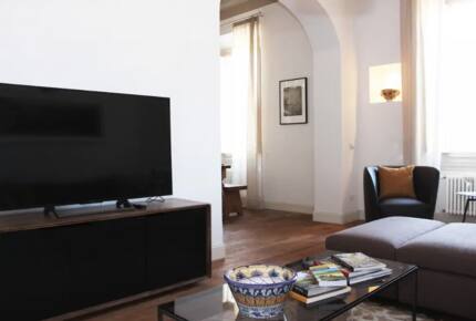 Chic Apartment Steps from the Duomo - Florence - Firenze, Italy
