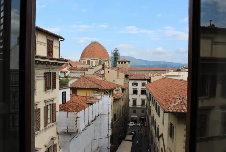 Chic Apartment Steps from the Duomo - Florence - Firenze, Italy