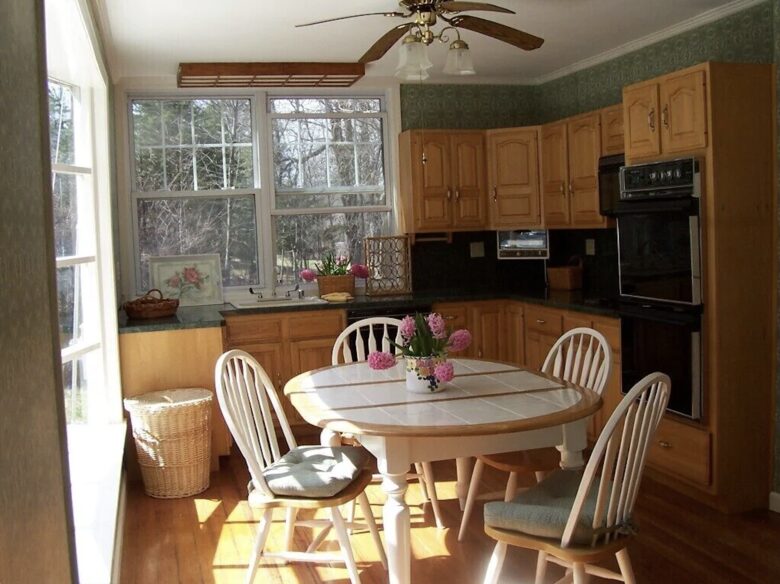 Lakefront Victorian Estate - East Haddam, Connecticut