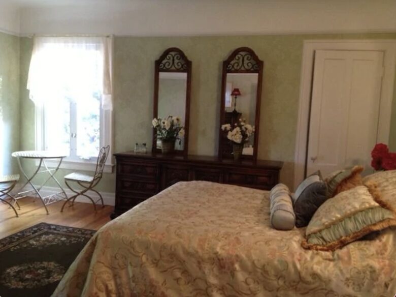 Lakefront Victorian Estate - East Haddam, Connecticut