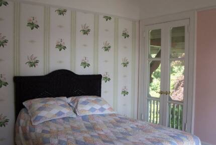 Lakefront Victorian Estate - East Haddam, Connecticut