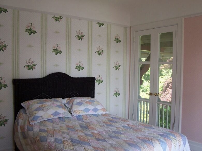 Lakefront Victorian Estate - East Haddam, Connecticut