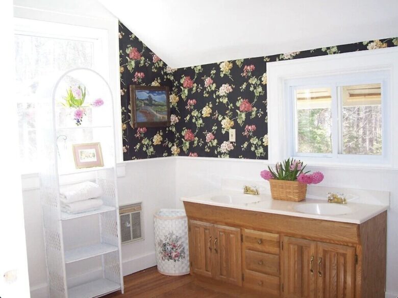 Lakefront Victorian Estate - East Haddam, Connecticut