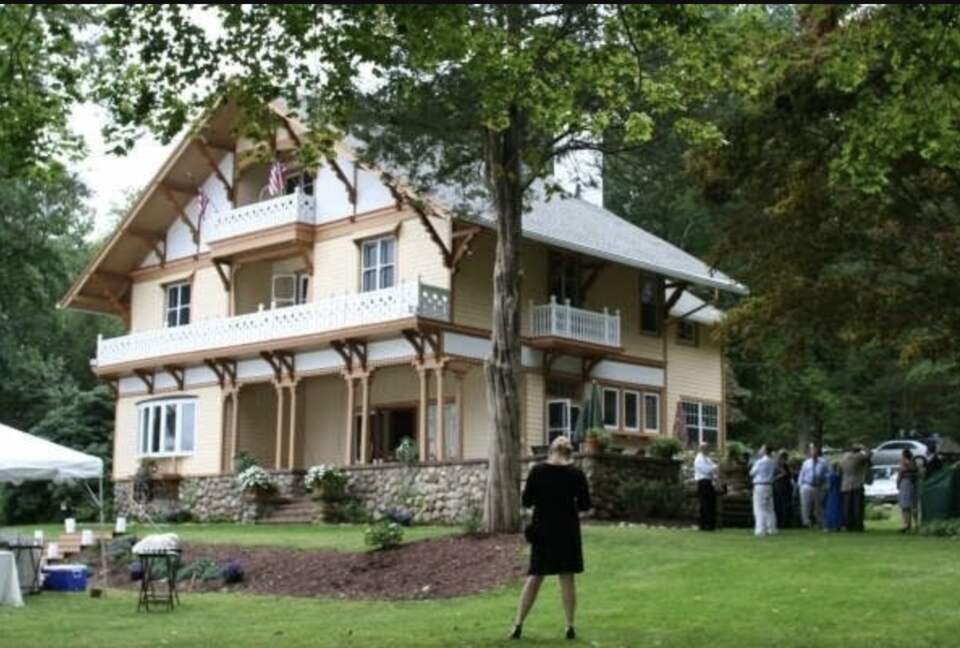 Lakefront Victorian Estate - East Haddam, Connecticut