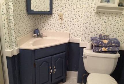 Lakefront Victorian Estate - East Haddam, Connecticut